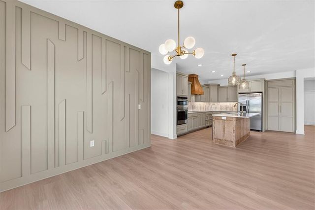 422 NE Lakota Drive, Adrian, MO 64720
