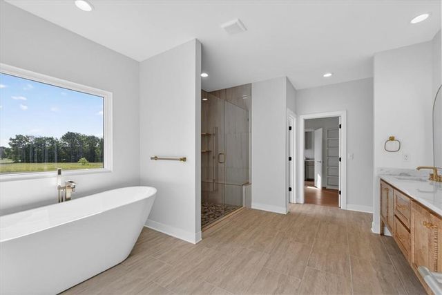 422 NE Lakota Drive, Adrian, MO 64720