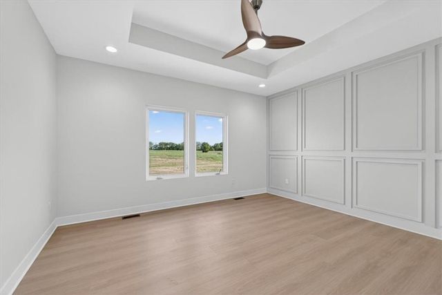 422 NE Lakota Drive, Adrian, MO 64720