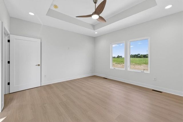 422 NE Lakota Drive, Adrian, MO 64720