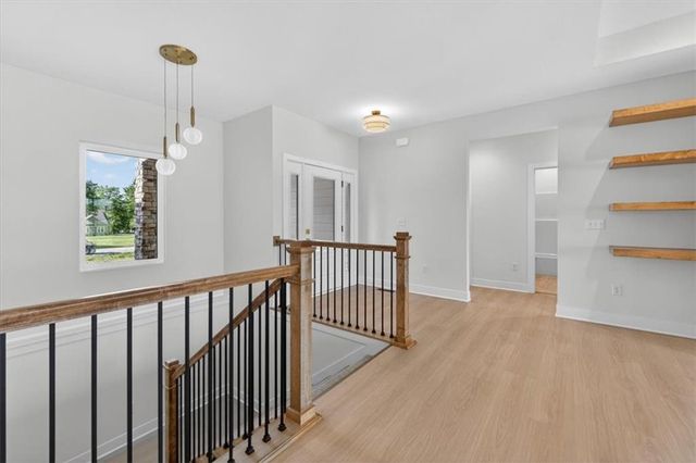 422 NE Lakota Drive, Adrian, MO 64720