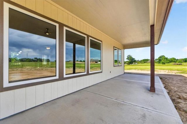 422 NE Lakota Drive, Adrian, MO 64720