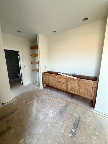 422 NE Lakota Drive, Adrian, MO 64720