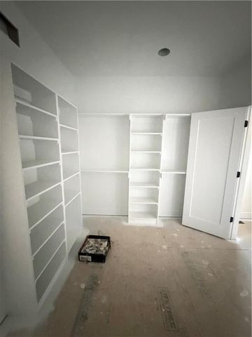 422 NE Lakota Drive, Adrian, MO 64720