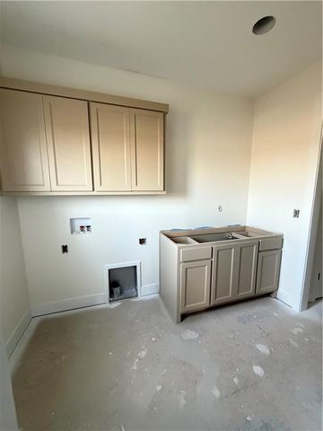 422 NE Lakota Drive, Adrian, MO 64720