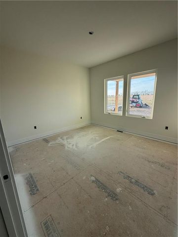 422 NE Lakota Drive, Adrian, MO 64720