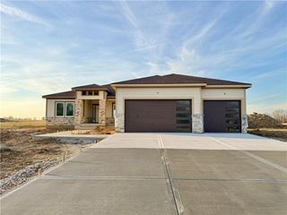 422 NE Lakota Drive, Adrian, MO 64720