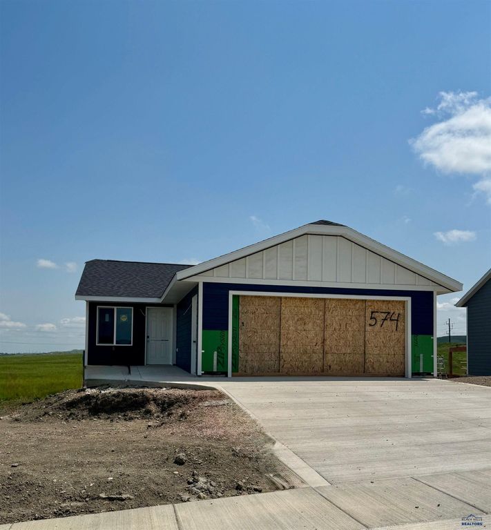574 DENALI DR, Box Elder, SD 57719