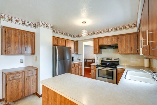 4124 Coral Gables Drive, Parma, OH 44134