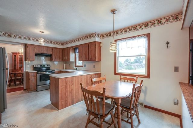 4124 Coral Gables Drive, Parma, OH 44134