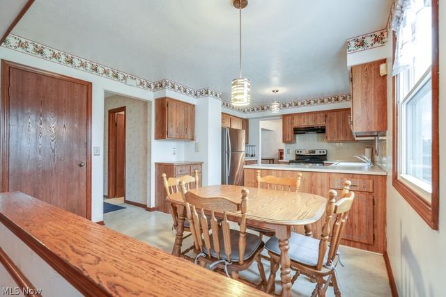 4124 Coral Gables Drive, Parma, OH 44134