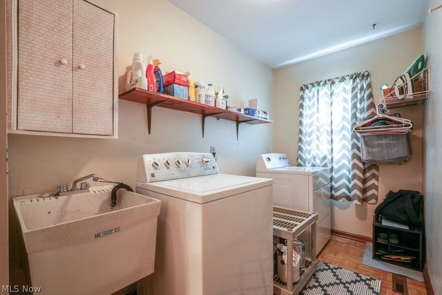 4124 Coral Gables Drive, Parma, OH 44134