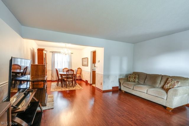 4124 Coral Gables Drive, Parma, OH 44134