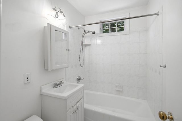 43 LONGWOOD DR, Hamilton, NJ 08620