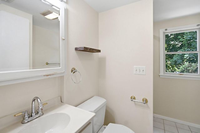 43 LONGWOOD DR, Hamilton, NJ 08620
