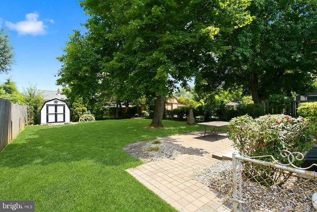 43 LONGWOOD DR, Hamilton, NJ 08620