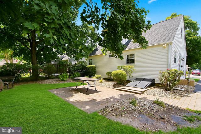 43 LONGWOOD DR, Hamilton, NJ 08620