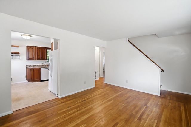 43 LONGWOOD DR, Hamilton, NJ 08620