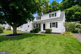 43 LONGWOOD DR, Hamilton, NJ 08620