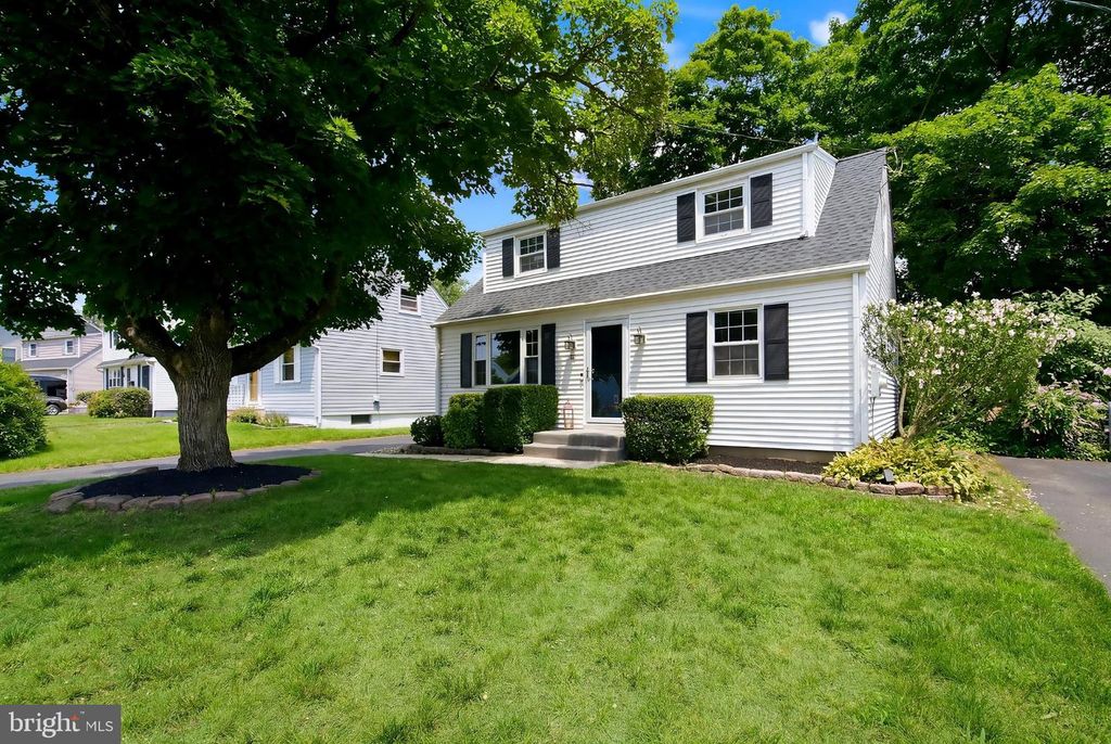 43 LONGWOOD DR, Hamilton, NJ 08620