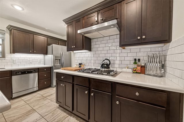 6546 Grapevine Bend, Manvel, TX 77578