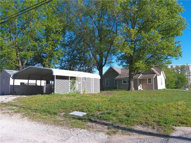 701 W Peoria Street, Paola, KS 66071