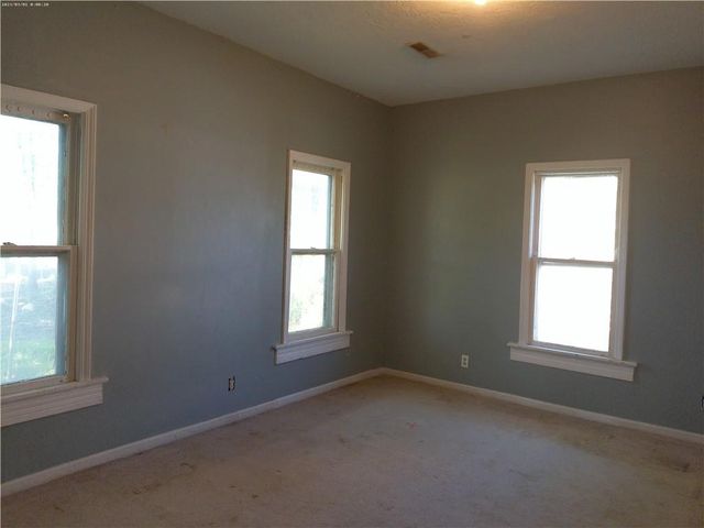 701 W Peoria Street, Paola, KS 66071