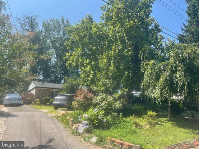 7225 PINE DR, Annandale, VA 22003