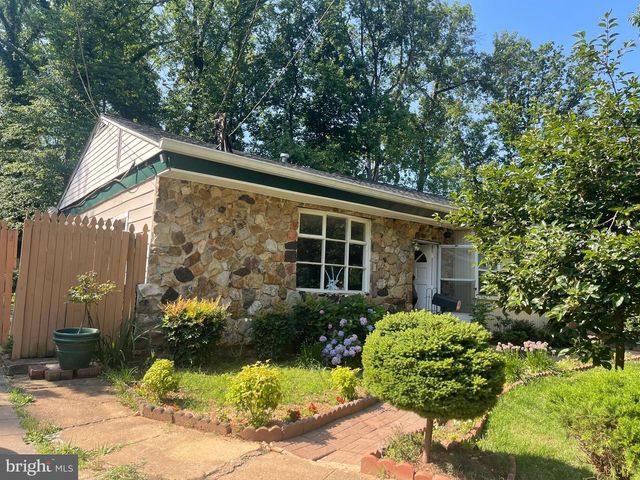 7225 PINE DR, Annandale, VA 22003