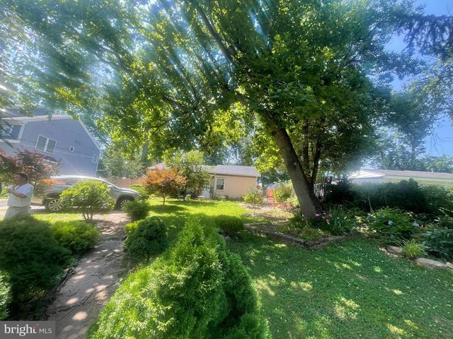 7225 PINE DR, Annandale, VA 22003