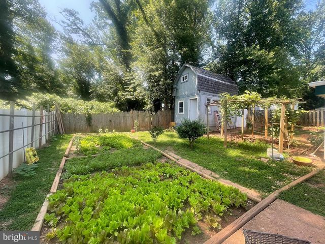 7225 PINE DR, Annandale, VA 22003