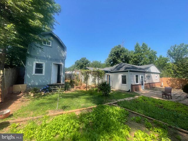 7225 PINE DR, Annandale, VA 22003