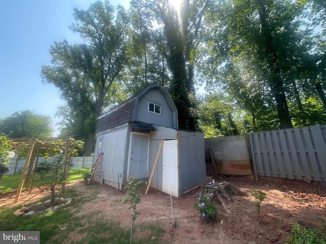 7225 PINE DR, Annandale, VA 22003