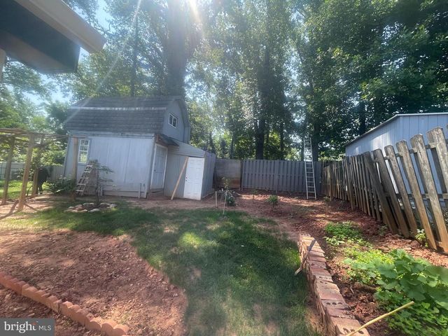 7225 PINE DR, Annandale, VA 22003