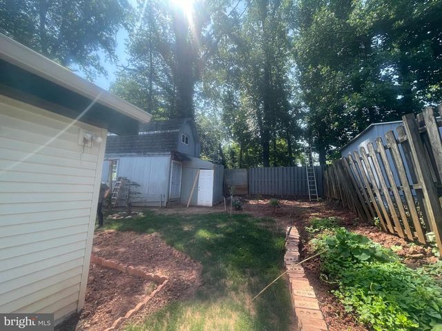 7225 PINE DR, Annandale, VA 22003