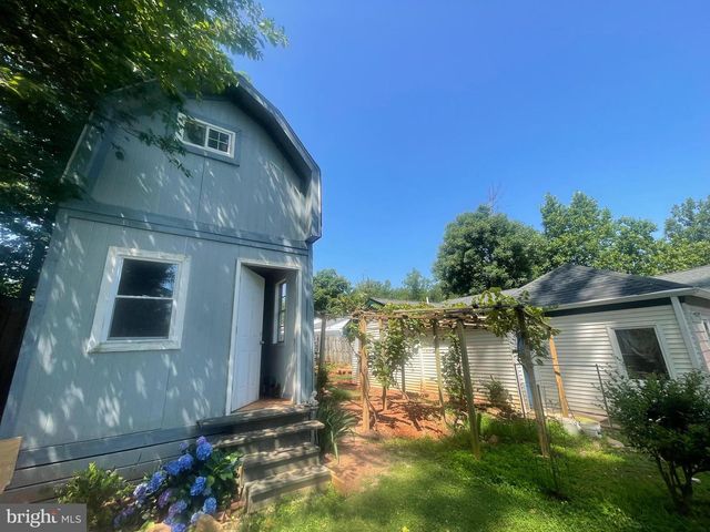 7225 PINE DR, Annandale, VA 22003