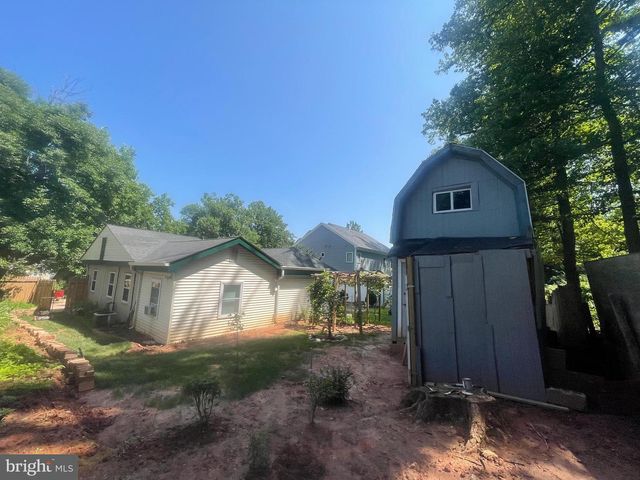 7225 PINE DR, Annandale, VA 22003