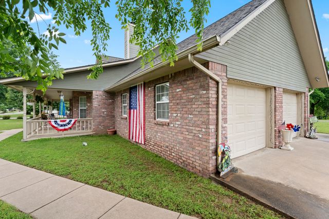 1035 Hillside Road, Grove, OK 74344