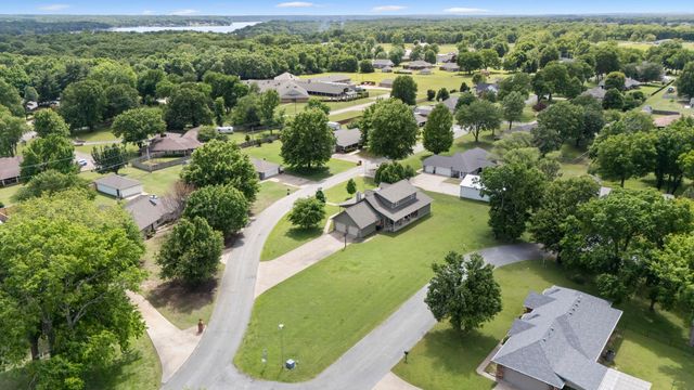 1035 Hillside Road, Grove, OK 74344