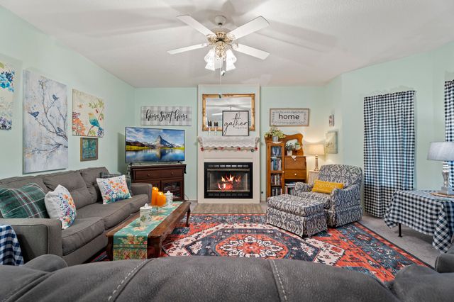 1035 Hillside Road, Grove, OK 74344