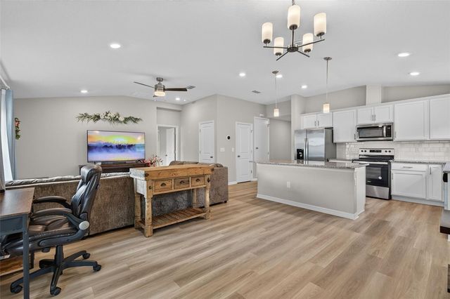 9972 MESIC WOODS AVENUE, Seffner, FL 33584