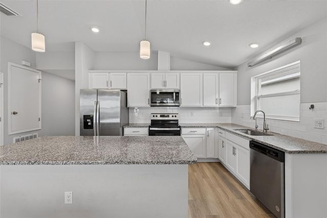 9972 MESIC WOODS AVENUE, Seffner, FL 33584