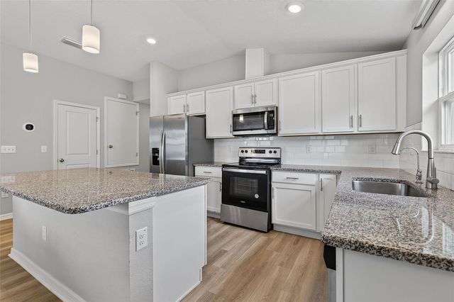 9972 MESIC WOODS AVENUE, Seffner, FL 33584