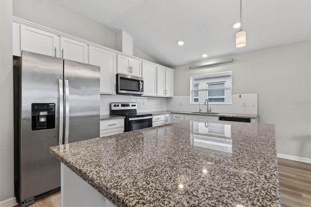 9972 MESIC WOODS AVENUE, Seffner, FL 33584