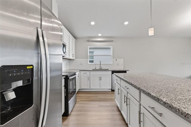 9972 MESIC WOODS AVENUE, Seffner, FL 33584