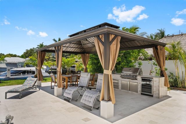 2770 NE 23rd Place, Pompano Beach, FL 33062