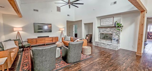 126 WOOD GROVE RD, Memphis, TN 38117