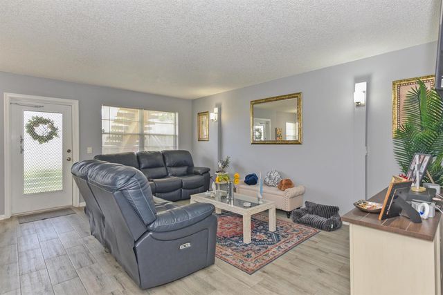 314 CHATHAM P, West Palm Beach, FL 33417