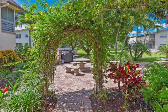 314 CHATHAM P, West Palm Beach, FL 33417