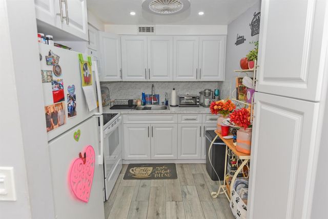 314 CHATHAM P, West Palm Beach, FL 33417